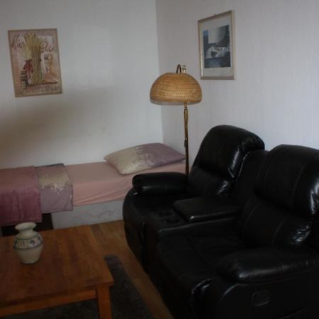 Zentral Gelegene Ferienwohnung Любек Экстерьер фото