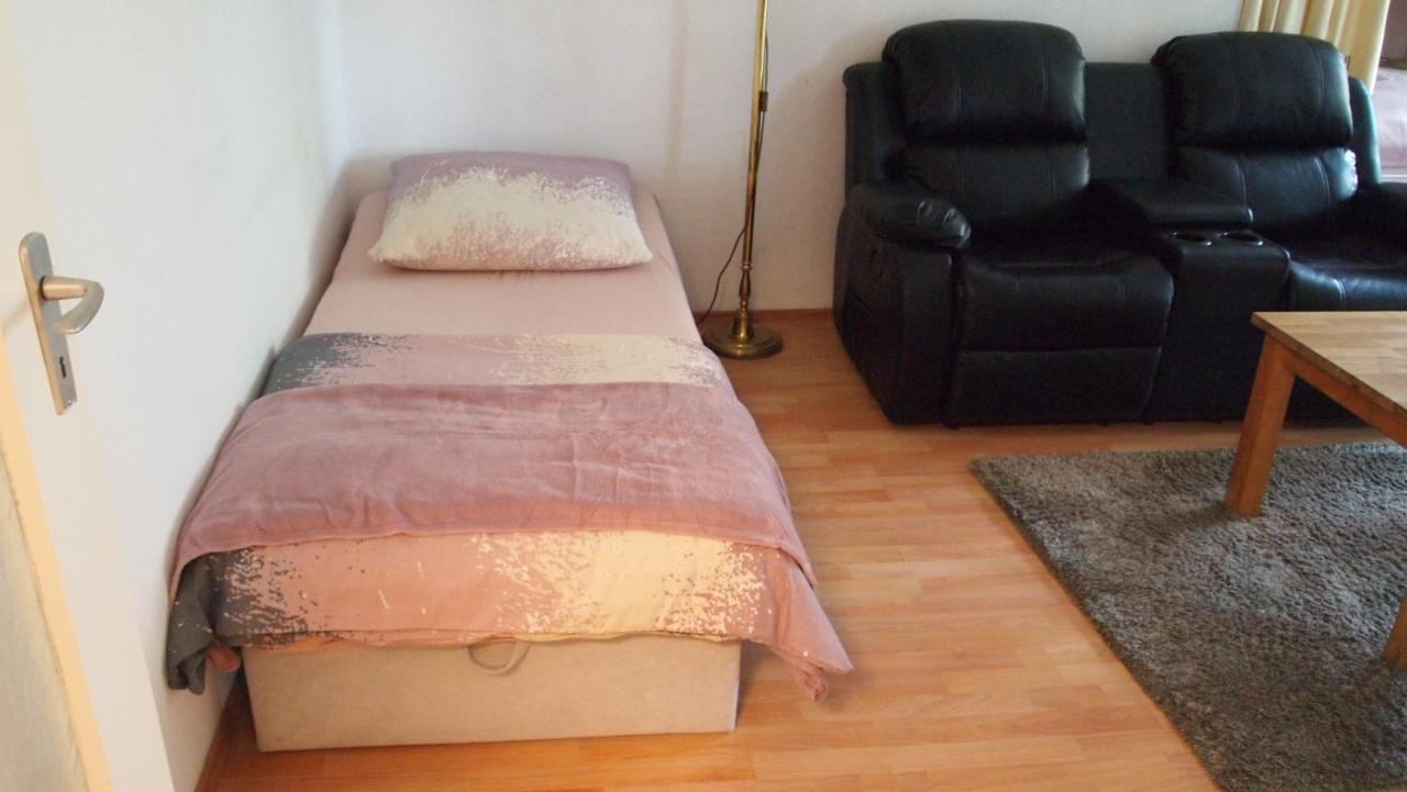 Zentral Gelegene Ferienwohnung Любек Экстерьер фото