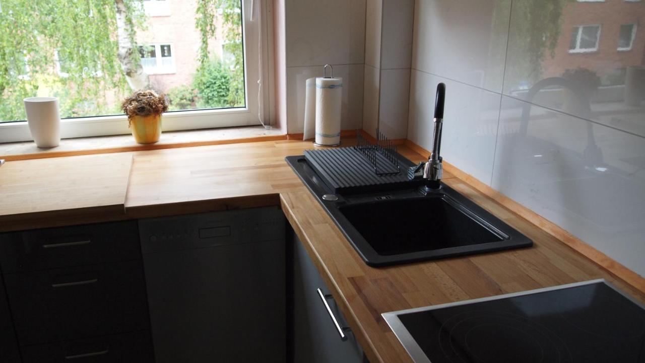 Zentral Gelegene Ferienwohnung Любек Экстерьер фото